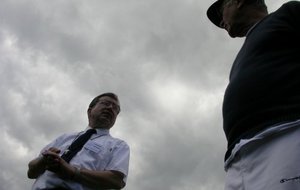 Jojo en discussion avec jean Louis